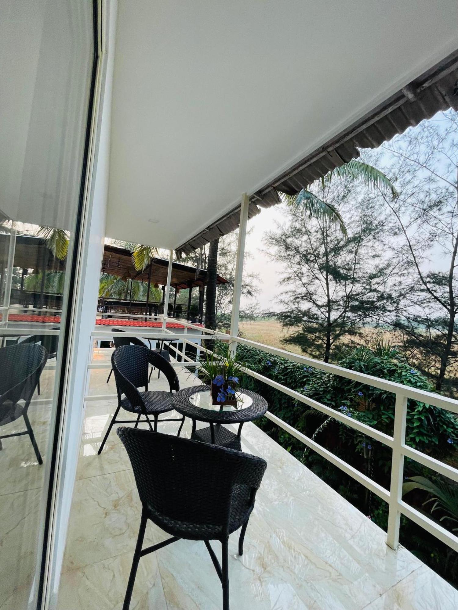 Arabian Sea Beach Resort Morjim Εξωτερικό φωτογραφία